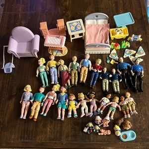 Fisher price loving family dollhouse figures 90’s lot.